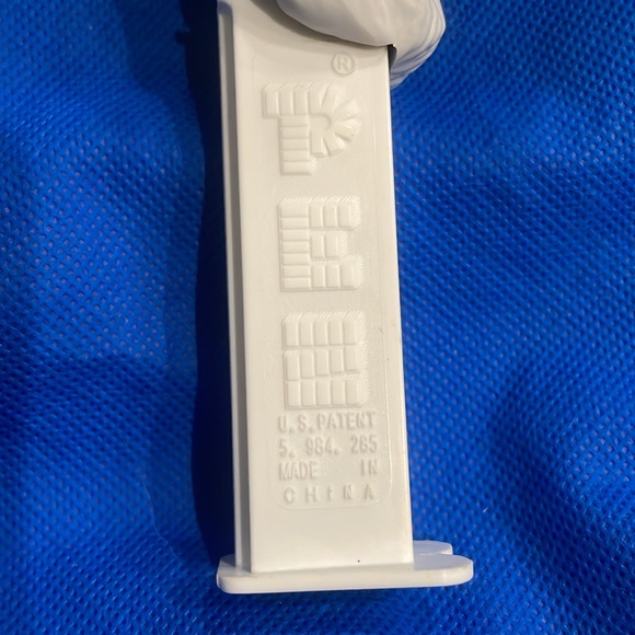 The Lord of the Rings PEZ Collectible - Gandalf (Grey & White) #C8 1113930 - Picture 12 of 17